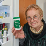 Notfalldose aus dem Kühlschrank hilft Senioren im Ernstfall